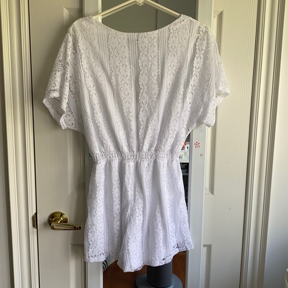 White Lace Romper - Picture 3 of 3